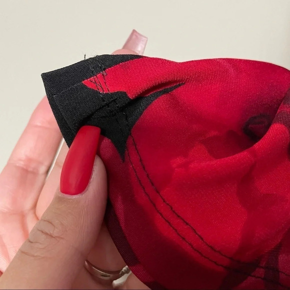 Connected Apparel Black  and Red Rose Floral Short Sleeve Dress Sz 6 - Picture 6 of 16